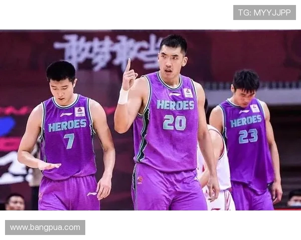 赛后分析:上海篮球队与深圳篮球队速度对比及战术探讨 赛后分析:上海篮球队与深圳篮球队速度对比及战术探讨