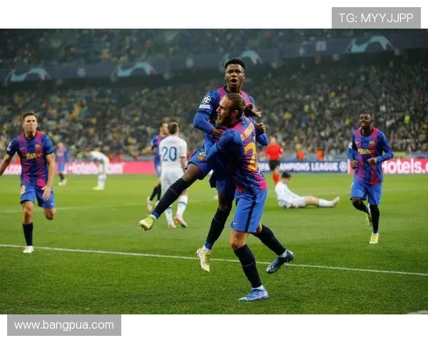 柏林篮球对决巴萨直播盛况全景解析与精彩瞬间回顾 柏林篮球对决巴萨直播盛况全景解析与精彩瞬间回顾