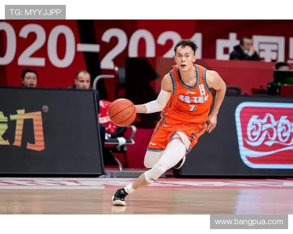 贾雷斯沃克的崛起之路与未来篮球发展的新希望 贾雷斯沃克的崛起之路与未来篮球发展的新希望