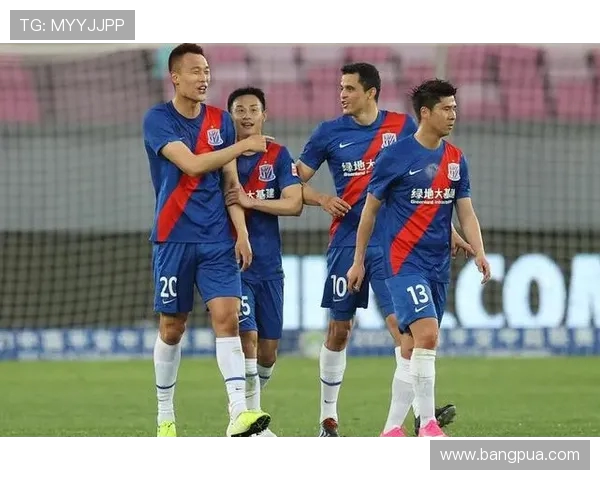 上海足球队荣登足球状态排行榜第二名展现强劲实力 上海足球队荣登足球状态排行榜第二名展现强劲实力