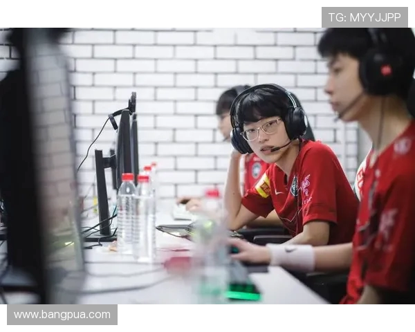 城市赛分析：FPX展现出卓越的战术灵活性与团队协作能力